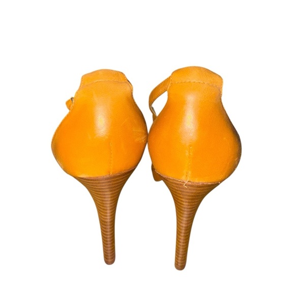 GUESS Vintage Leather Women's High Heel Pumps - Picture 4 of 6